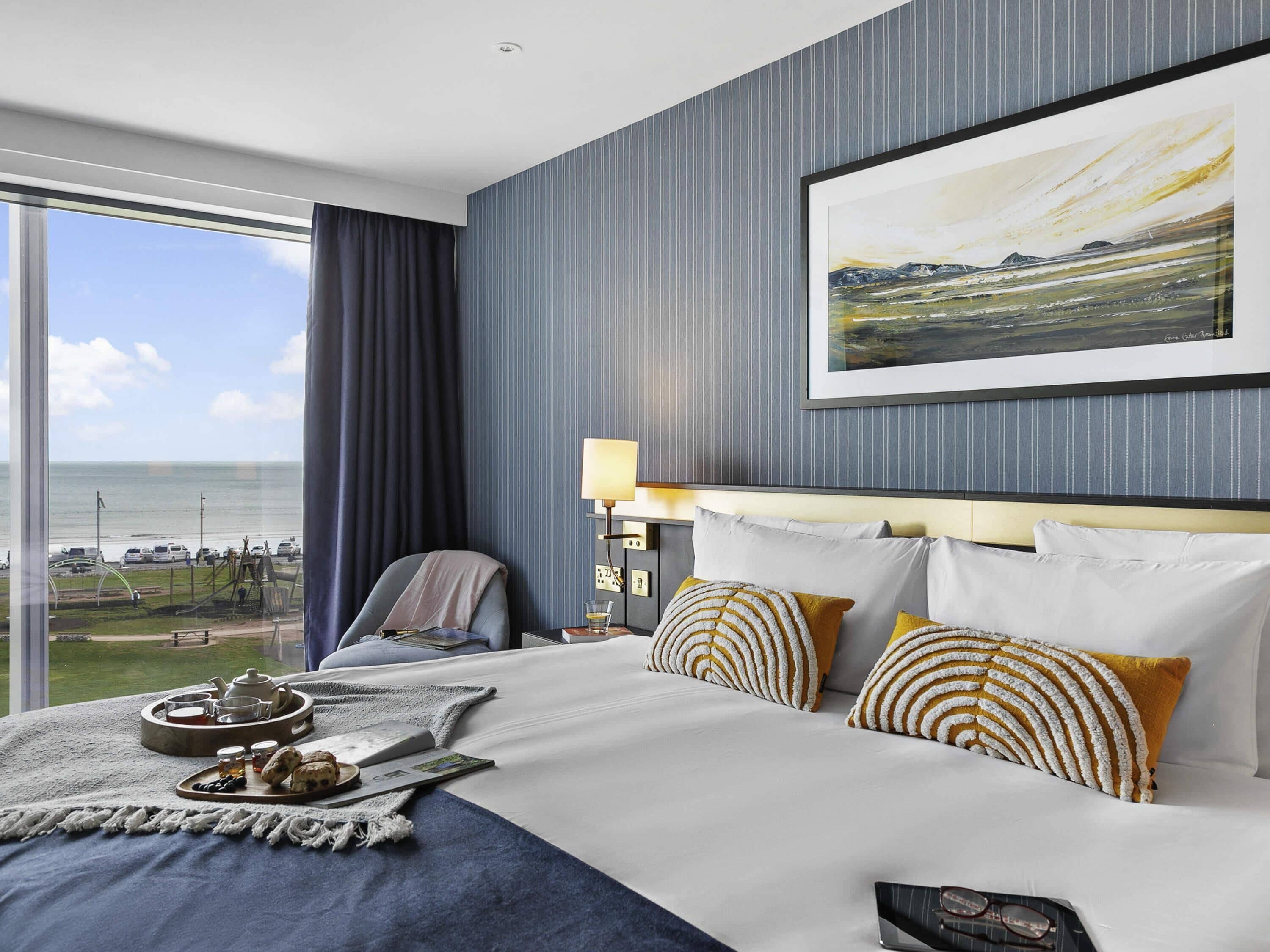 Privilege, Superior Room, 1 Double Bed | Minibar, in-room safe, desk, laptop workspace