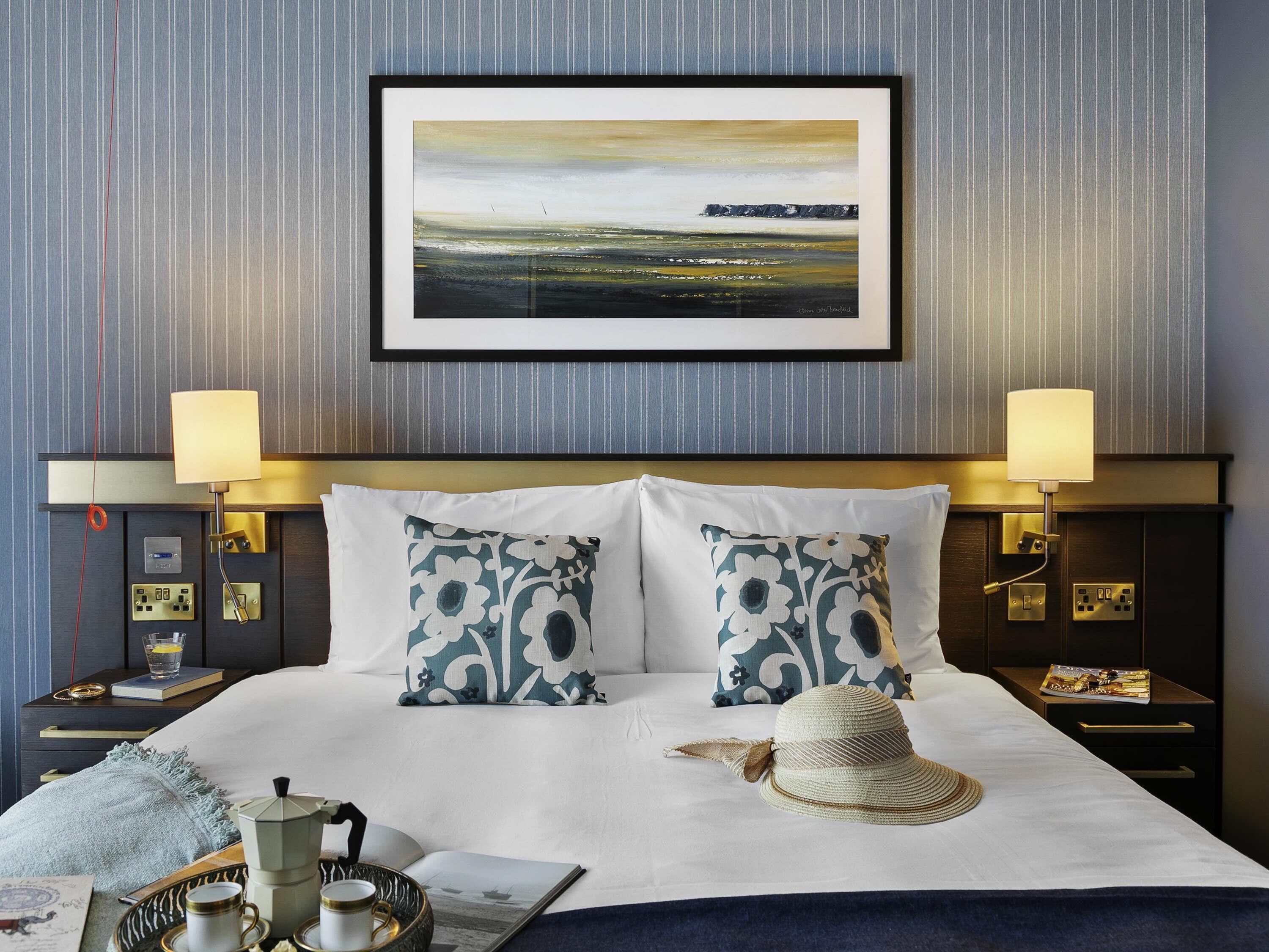 Classic Room, 1 Double Bed (Restricted View) | Minibar, in-room safe, desk, laptop workspace