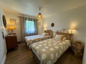 3 bedrooms, iron/ironing board, travel cot, free WiFi