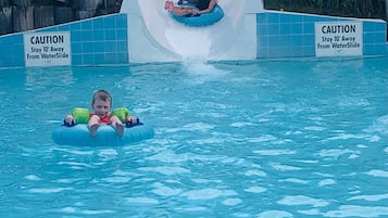 Piscine couverte, piscine extérieure