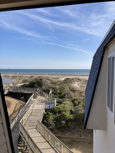 Ocean View, King Bed, Sleeps 5