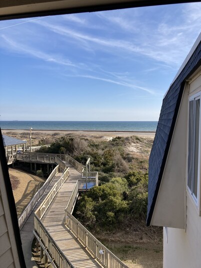 Ocean View, King Bed, Sleeps 5