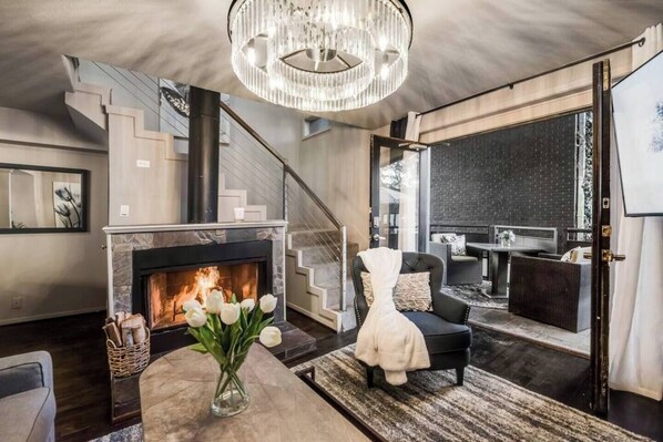 Smart TV, fireplace, offices