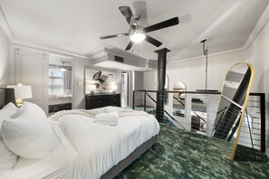 2 bedrooms, iron/ironing board, travel crib, free WiFi - Expansive 2-bed loft with fireplace, full kitchen, smart TVs, sofa bed, and access to an award-winning courtyard & resort pool. (Dallas)