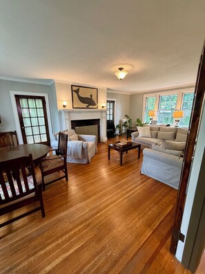 Smart TV, printers - Step into History, Stay Close to Downtown!  (Providence)
