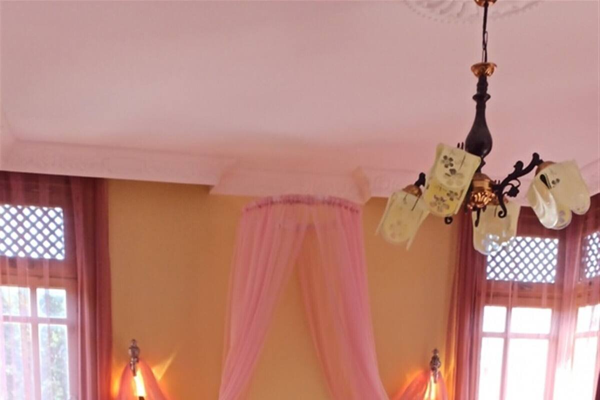 Standard Double or Twin Room | WiFi (free), individually decorated