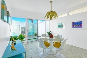 Dining - The Jungalow Is Palm Springs! W/Spa,Pool,BBQ&More! (Palm Springs)