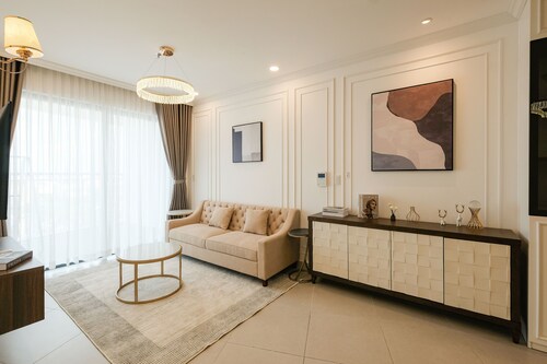 2Bd Luxury Apartment Free Gym & Pool.