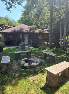Terrace/patio - Garden Cottage (Not Pet Friendly) (Canadensis)