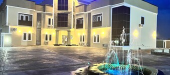 Clique Court Hotel & Suite