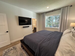 5 Schlafzimmer, Schreibtisch, WLAN, Bettwäsche