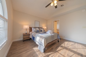 5 bedrooms, iron/ironing board, free WiFi, bed sheets