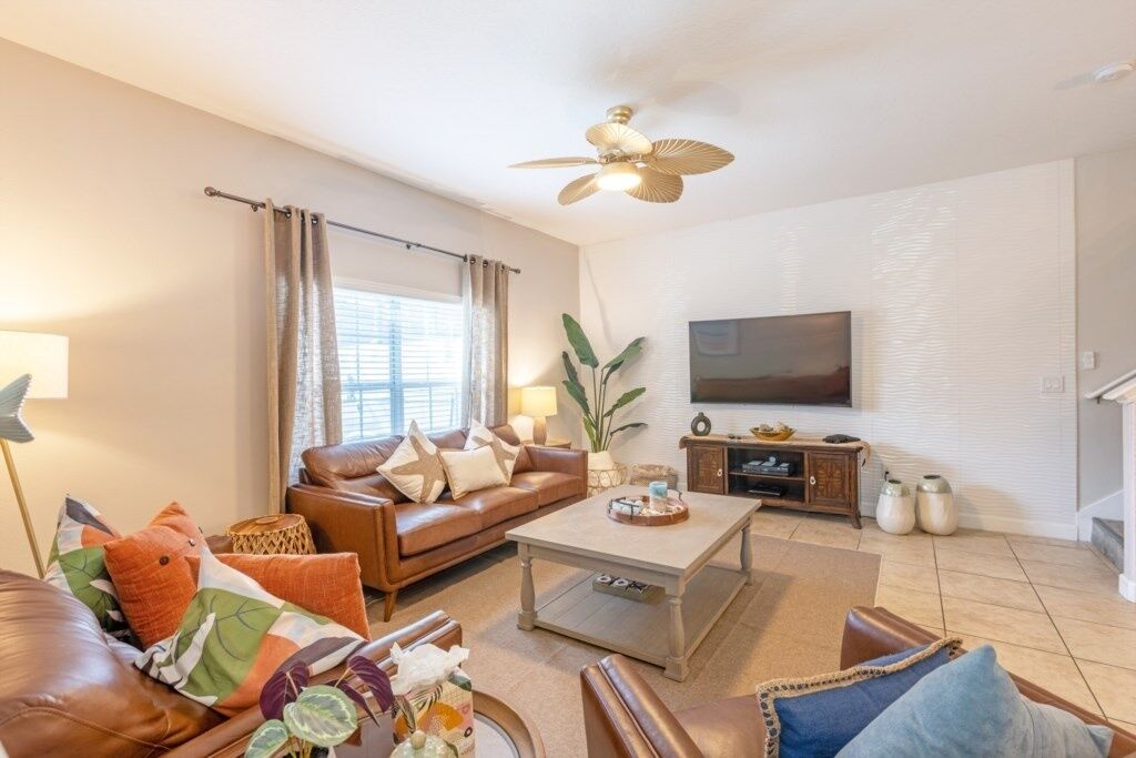 Townhome, 5 Bedrooms | Living area