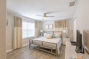 Townhome, 5 Bedrooms | 5 bedrooms, individually decorated, individually furnished, free WiFi