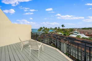 Property grounds - Big Island Kona Plaza by Coldwell Banker Island Vacations (Kailua-Kona)