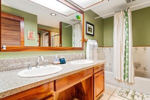 Condo, 2 Bedrooms | Bathroom | Towels