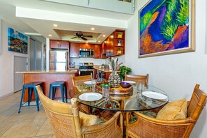 Condo, 2 Bedrooms | Dining
