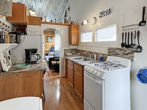 Private kitchen - Lighthouse - Q991 Near Sandy Gorgeous Ogunquit Beach 2 Bedroom Cabin by RedAwning (Cape Neddick)