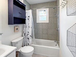 Cabin, 2 Bedrooms | Bathroom - Lighthouse - Q991 Near Sandy Gorgeous Ogunquit Beach 2 Bedroom Cabin by RedAwning (Cape Neddick)