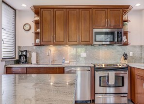 Appart'hôtel, 2 chambres | Cuisine privée | Cafetière/bouilloire, réfrigérateur, four, grille-pain