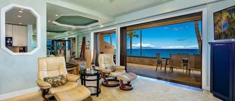 コンドミニアム 2 ベッドルーム | リビング エリア