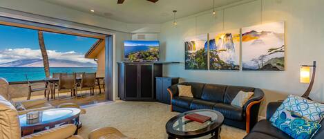 Condo, 2 Bedrooms | Living area