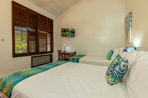 2 bedrooms, free WiFi - Wailea Ekahi, #30b 2 Bedroom Condo by RedAwning (Kihei)