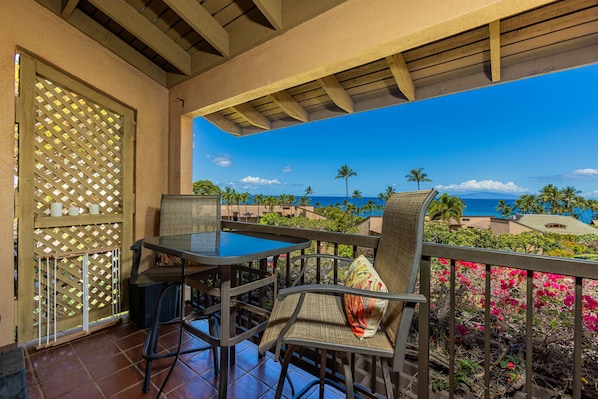 Condo, 2 Bedrooms | Outdoor dining