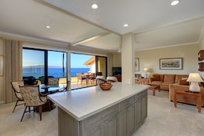 Condo, 2 Bedrooms | Interior