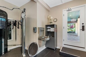 Condo, 2 Bedrooms | Interior