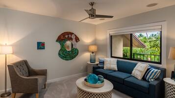 Condo, 4 Bedrooms | Living area