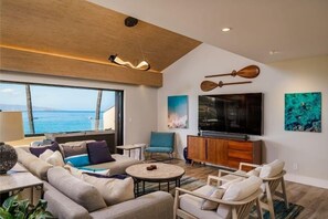 Condo, 4 Bedrooms | Living area