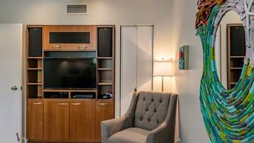 Condo, 4 Bedrooms | Interior