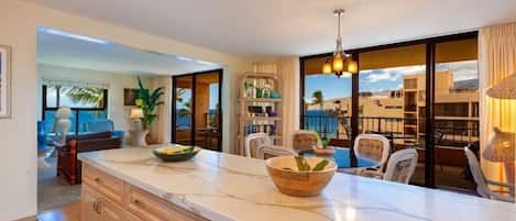 コンドミニアム 2 ベッドルーム | 専用キッチン | 冷蔵庫、オーブン、コーヒー / ティーメーカー