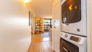 Condo, 2 habitaciones | Interior