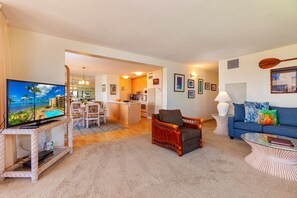 Condo, 2 chambres | Aire de séjour