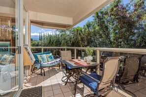 Condo, 2 Bedrooms | Outdoor dining