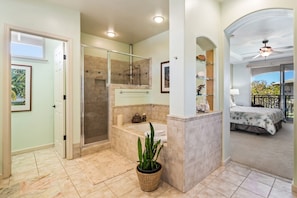 Condo, 2 Bedrooms | Bathroom | Hair dryer, towels, shampoo