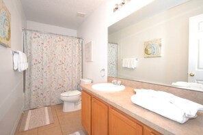 บ้านพัก, 4 ห้องนอน | ห้องน้ำ