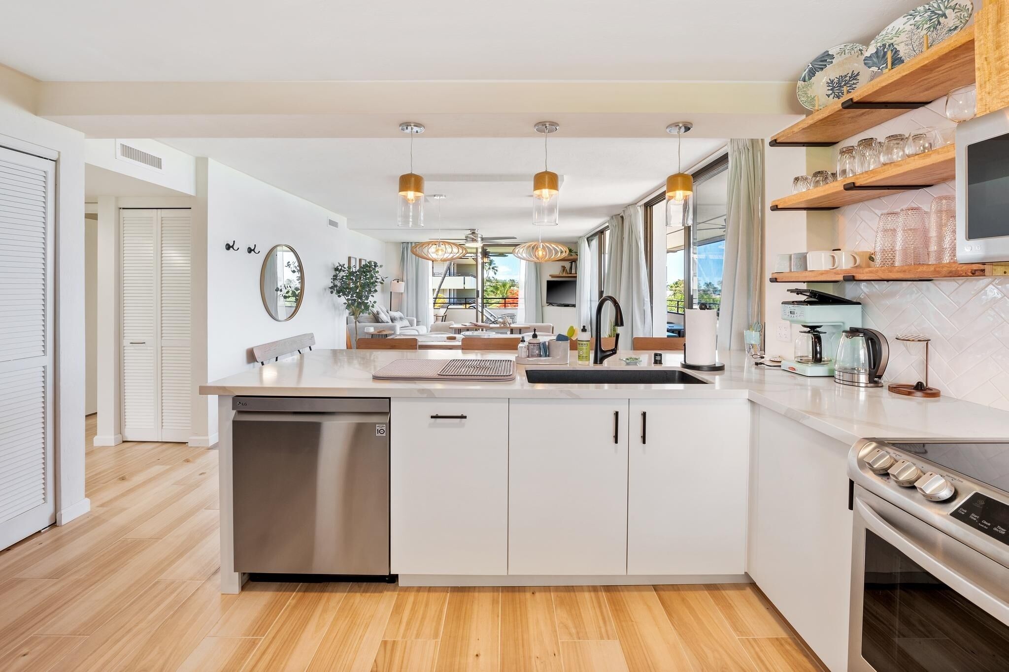 Condo, 2 phòng ngủ | Bếp riêng | Tủ lạnh, lò nướng, dụng cụ pha cà phê/trà, lò nướng bánh mì 