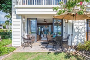 Townhome, 2 Bedrooms | Outdoor dining