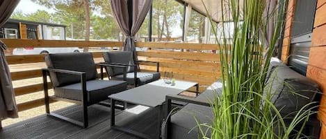 อพาร์ทเมนท์ (Mobile Home with Terrace) | ลานระเบียง/นอกชาน