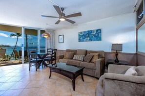 Condo, 2 Bedrooms | Living area