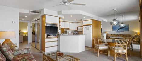 Condo, 1 Bedroom | Living area