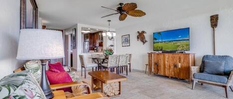 Condo, 3 Bedrooms | Living area