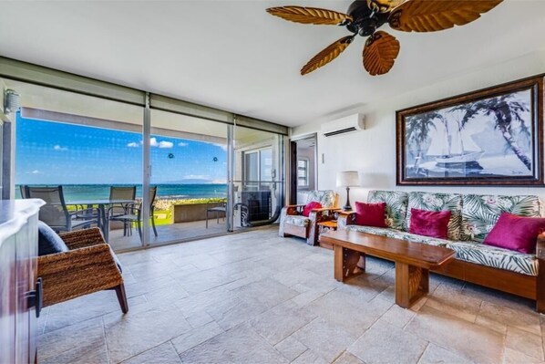 Condo, 3 Bedrooms | Living area