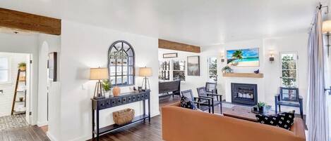 Televisie en een open haard