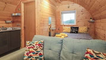 Mökki | 1 makuuhuone, yksilöllisesti sisustettu, yksilöllisesti kalustettu