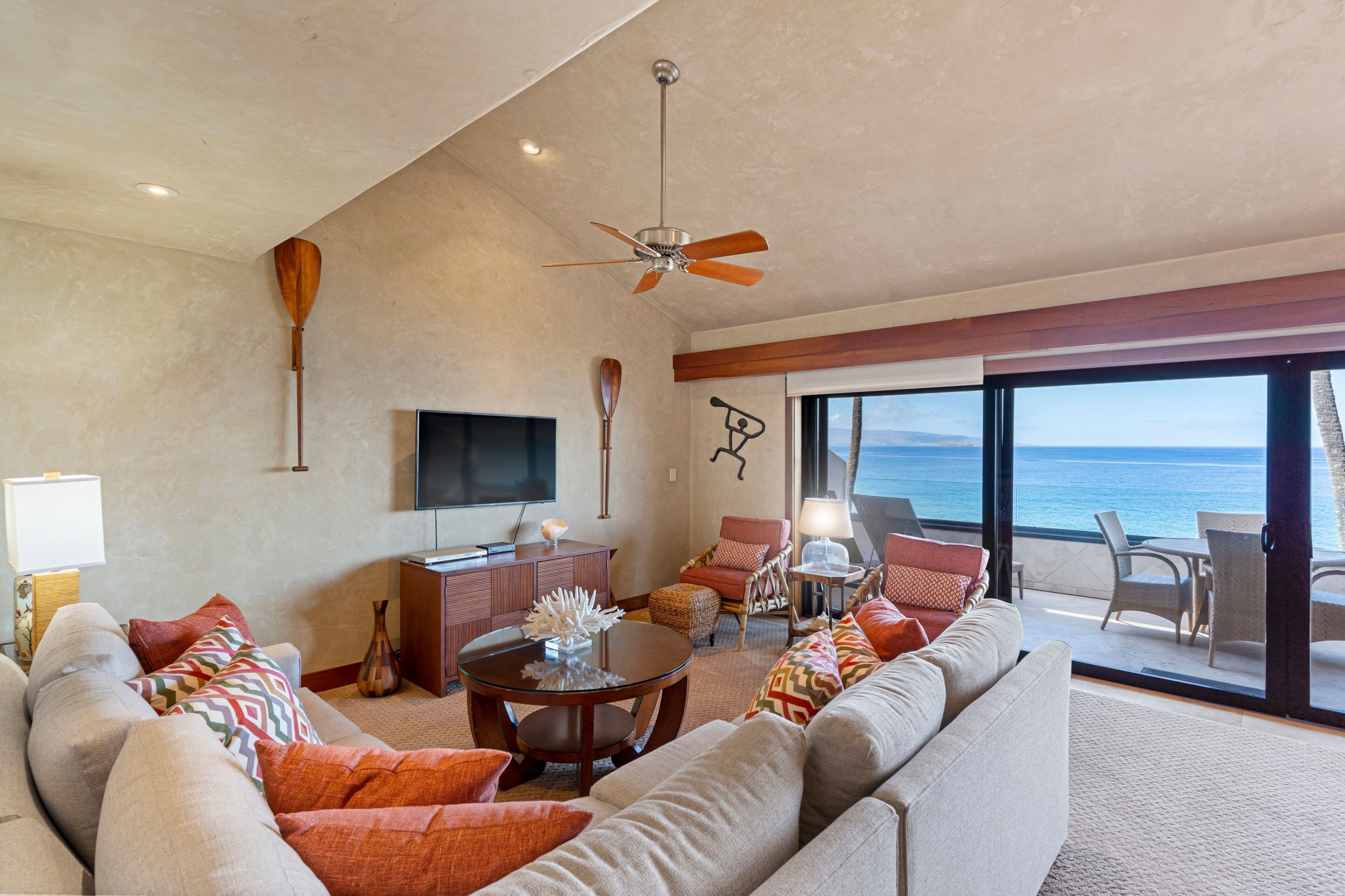 Condo, 2 Bedrooms | Living area | Smart TV
