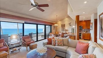 Condo, 2 quartos | Área de estar